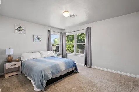 931 SE M Street Grants Pass OR 97526