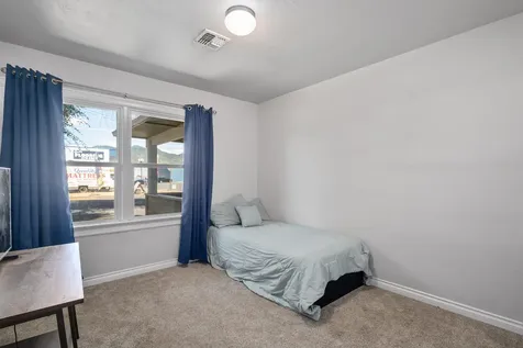931 SE M Street Grants Pass OR 97526