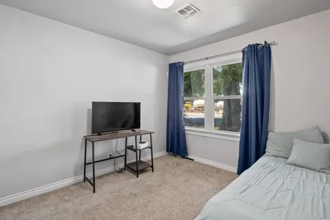 931 SE M Street Grants Pass OR 97526