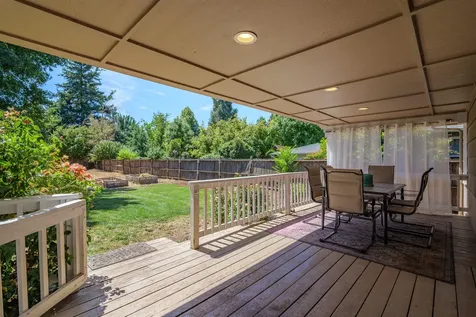 931 SE M Street Grants Pass OR 97526