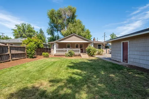 931 SE M Street Grants Pass OR 97526