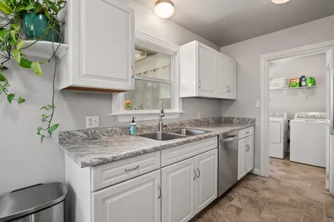 931 SE M Street Grants Pass OR 97526