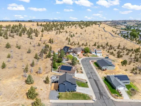 558 SW Cedar Hill Drive Madras OR 97741
