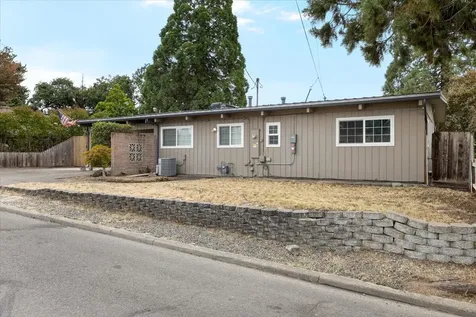 204 Kings Way Central Point OR 97502