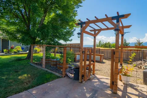 1510 N Phoenix Road Medford OR 97504