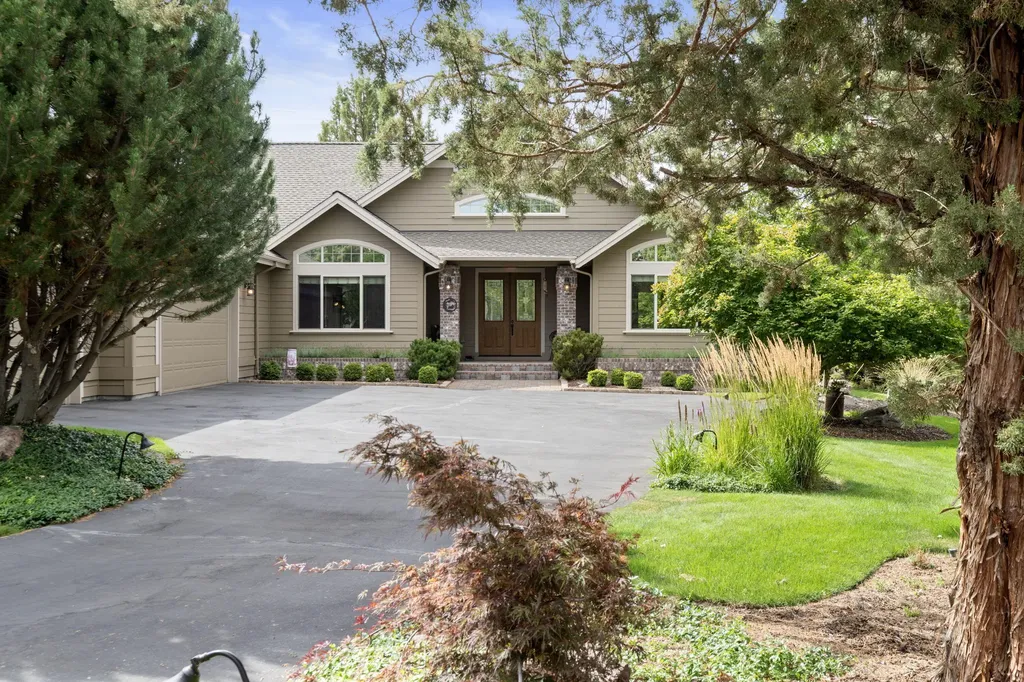 909 Willet Lane Redmond OR 97756