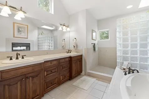 909 Willet Lane Redmond OR 97756