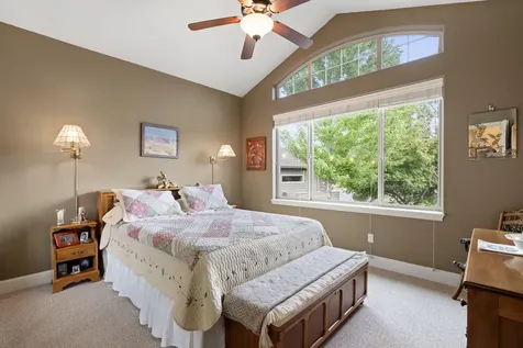 909 Willet Lane Redmond OR 97756