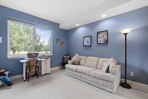 909 Willet Lane Redmond OR 97756