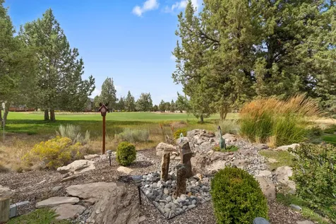 909 Willet Lane Redmond OR 97756