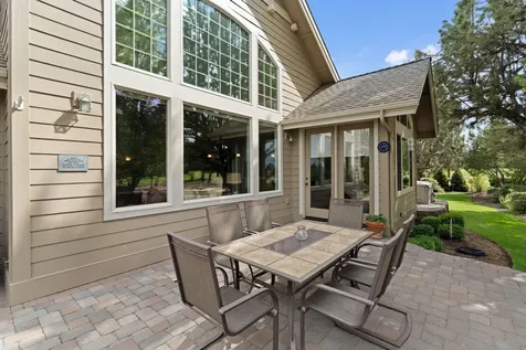 909 Willet Lane Redmond OR 97756