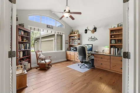 909 Willet Lane Redmond OR 97756