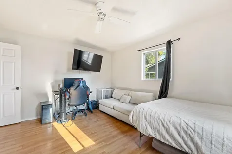 905 SE Fern Street Grants Pass OR 97526