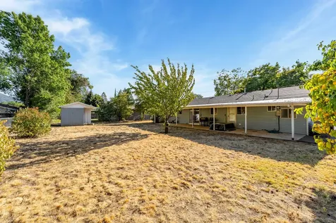 905 SE Fern Street Grants Pass OR 97526
