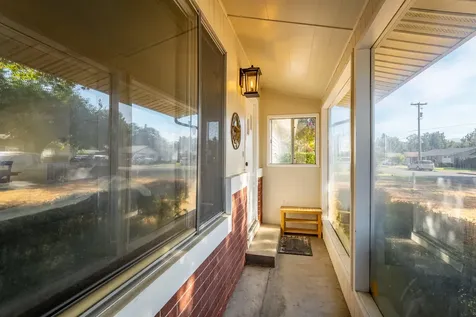 905 SE Fern Street Grants Pass OR 97526