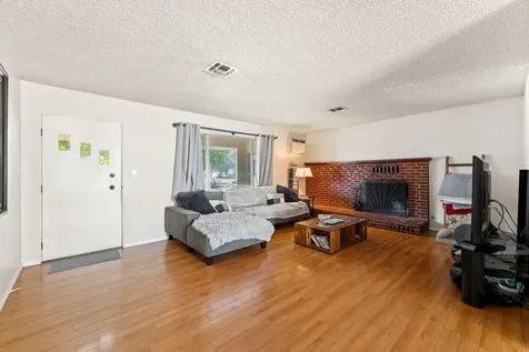 905 SE Fern Street Grants Pass OR 97526