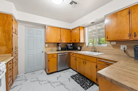 905 SE Fern Street Grants Pass OR 97526