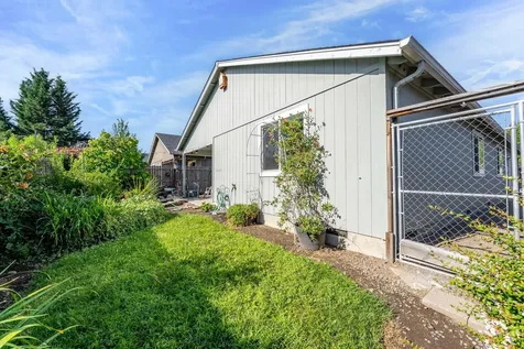 1163 Peachwood Court Medford OR 97501