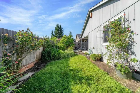 1163 Peachwood Court Medford OR 97501