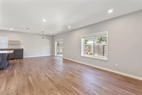 822 NW Cooke Avenue Grants Pass OR 97526