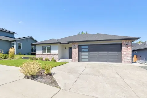 822 NW Cooke Avenue Grants Pass OR 97526
