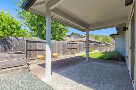 822 NW Cooke Avenue Grants Pass OR 97526
