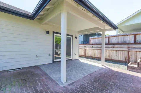 822 NW Cooke Avenue Grants Pass OR 97526