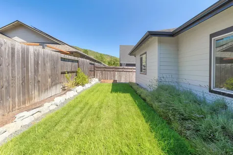 822 NW Cooke Avenue Grants Pass OR 97526