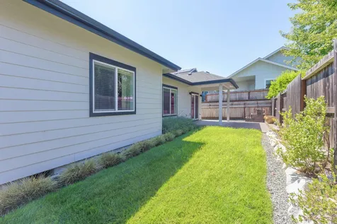 822 NW Cooke Avenue Grants Pass OR 97526