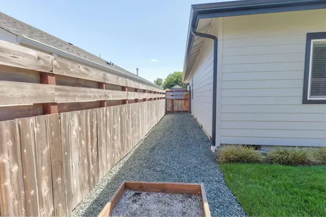 822 NW Cooke Avenue Grants Pass OR 97526