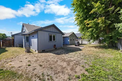 202 NW 25th Street Redmond OR 97756