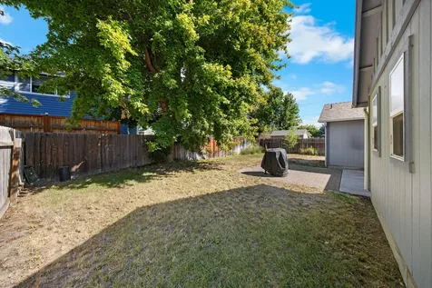 202 NW 25th Street Redmond OR 97756