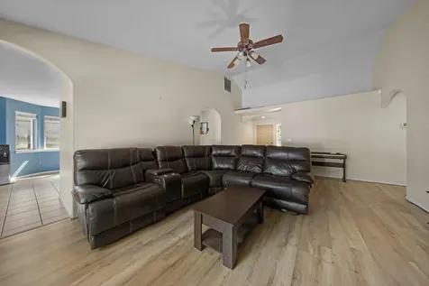 202 NW 25th Street Redmond OR 97756