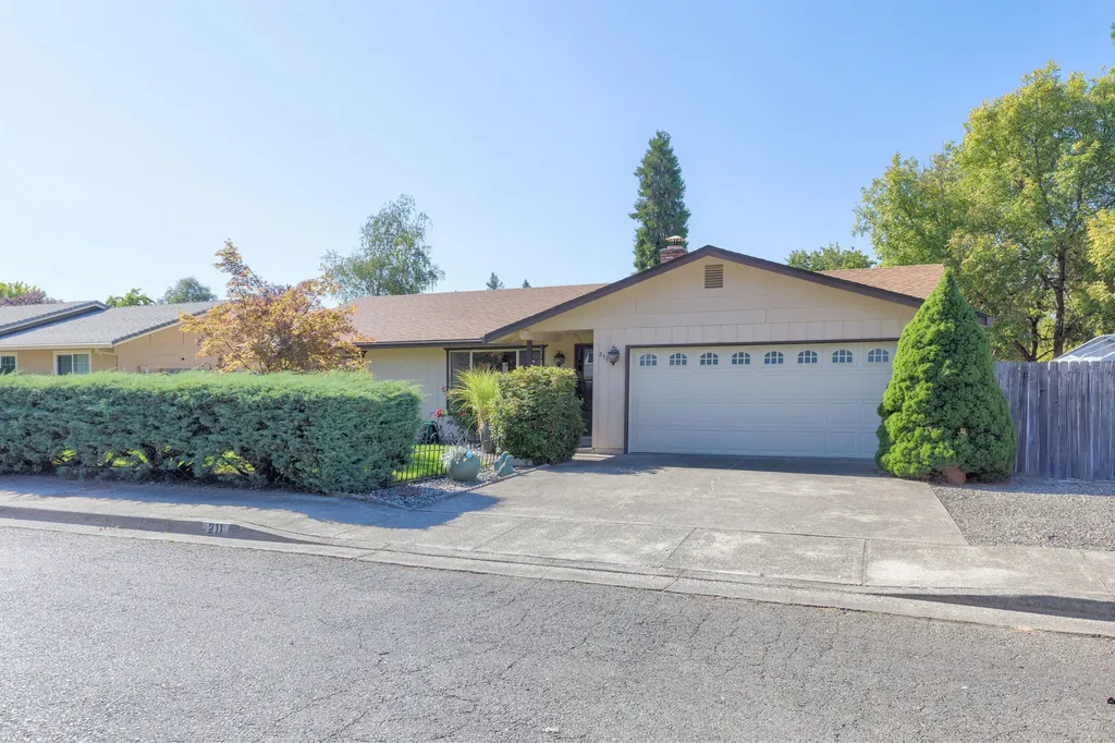 211 NW Blossom Drive Grants Pass OR 97526
