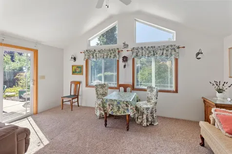 211 NW Blossom Drive Grants Pass OR 97526