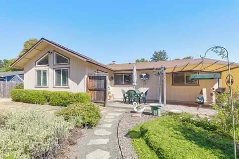 211 NW Blossom Drive Grants Pass OR 97526