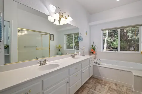 341 Sugar Pine Drive Merlin OR 97532