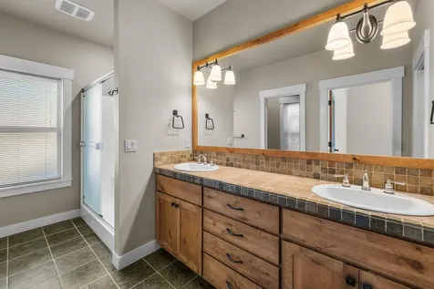61441 Linton Loop Bend OR 97702