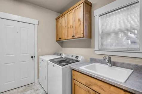 61441 Linton Loop Bend OR 97702
