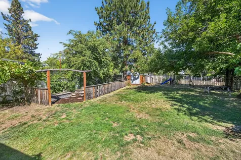 609 Carrington Avenue Medford OR 97504