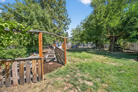 609 Carrington Avenue Medford OR 97504