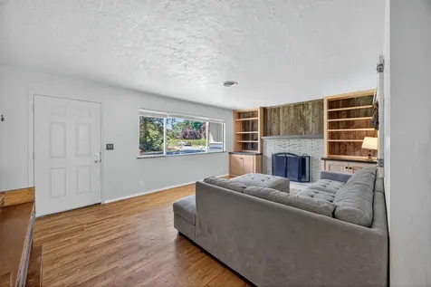 609 Carrington Avenue Medford OR 97504