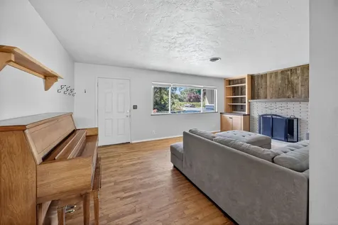 609 Carrington Avenue Medford OR 97504