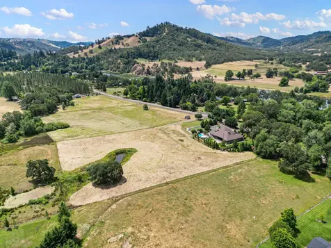 1025 Echo Drive Roseburg OR 97470