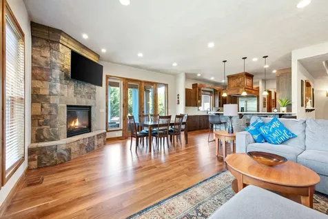 1025 Echo Drive Roseburg OR 97470