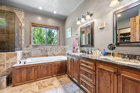 1025 Echo Drive Roseburg OR 97470