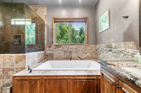 1025 Echo Drive Roseburg OR 97470