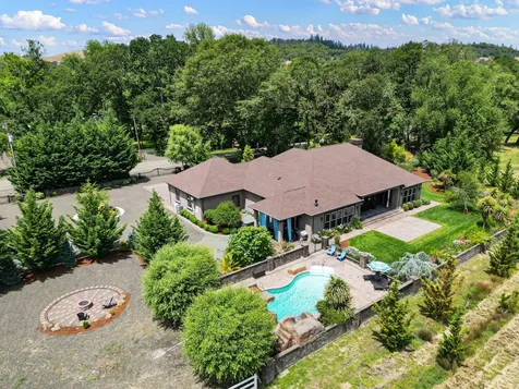 1025 Echo Drive Roseburg OR 97470