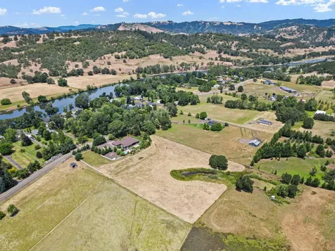 1025 Echo Drive Roseburg OR 97470