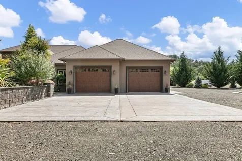 1025 Echo Drive Roseburg OR 97470